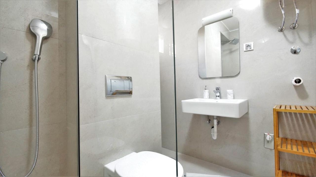 Kala Rooms & Suites บุดวา ภายนอก รูปภาพ